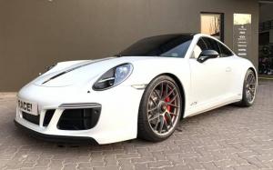 Porsche 911 Carrera GTS by RACE!